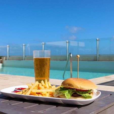 Residence Inn By Marriott Cancun Hotel Zone Экстерьер фото