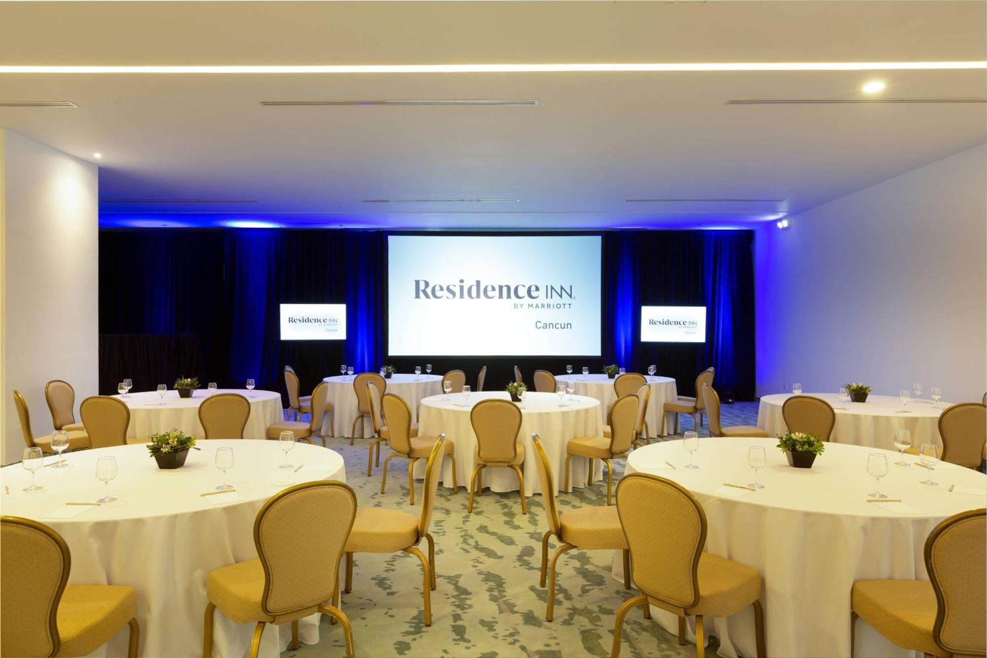 Residence Inn By Marriott Cancun Hotel Zone Экстерьер фото