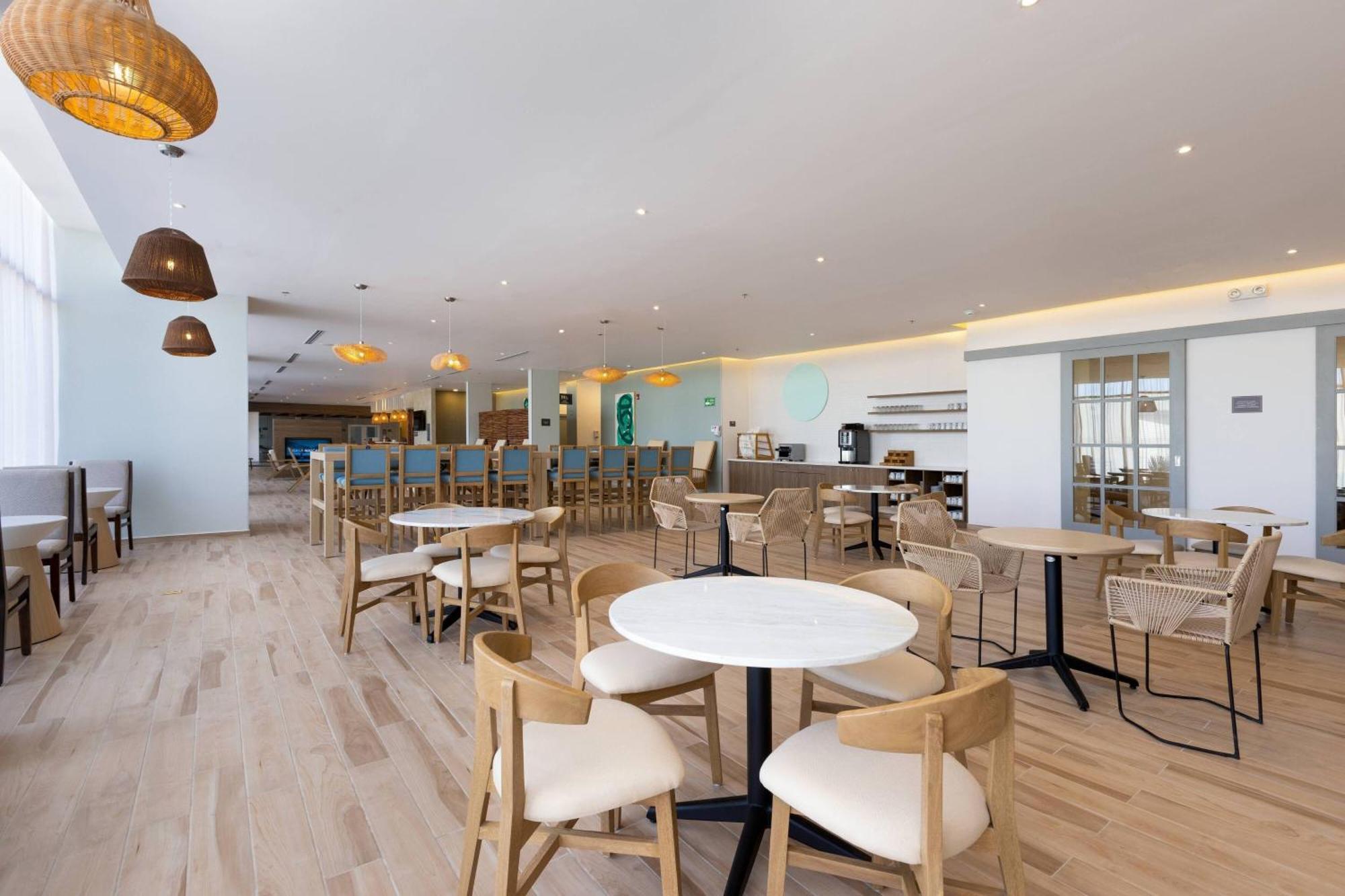 Residence Inn By Marriott Cancun Hotel Zone Экстерьер фото