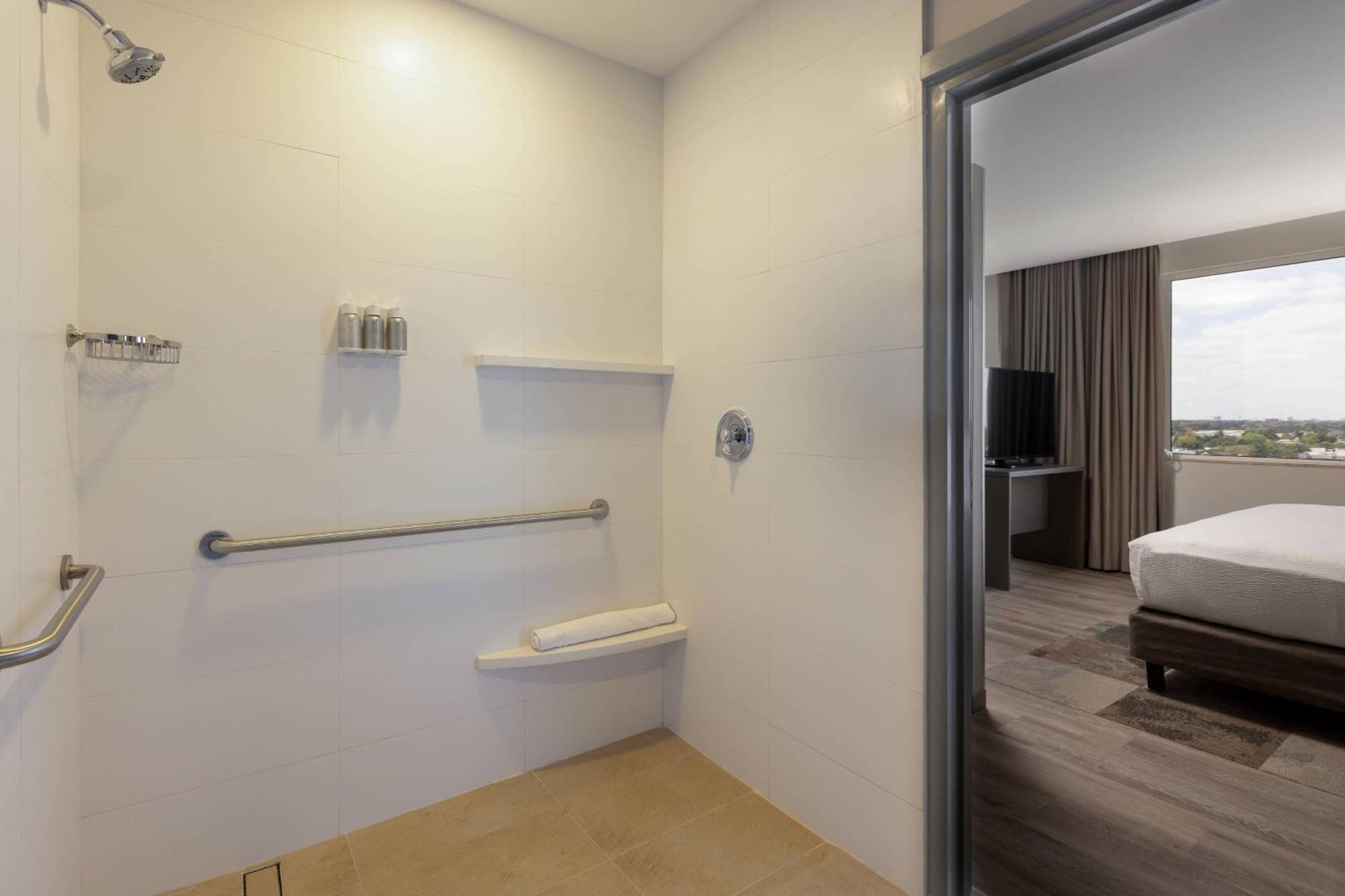 Residence Inn By Marriott Cancun Hotel Zone Экстерьер фото