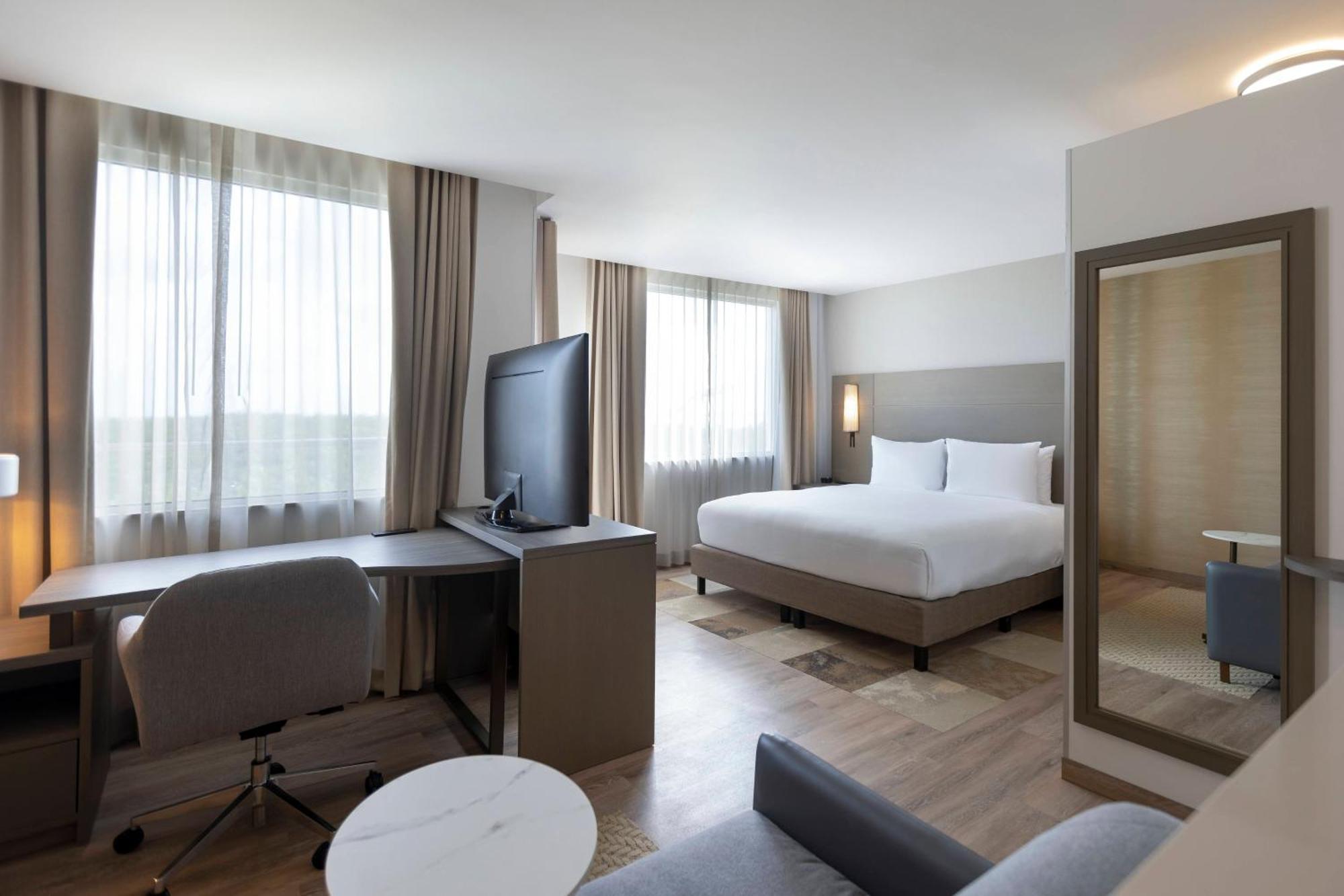 Residence Inn By Marriott Cancun Hotel Zone Экстерьер фото